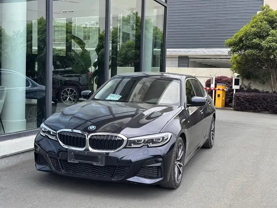 BMW 3 Series 320Li M sports suit