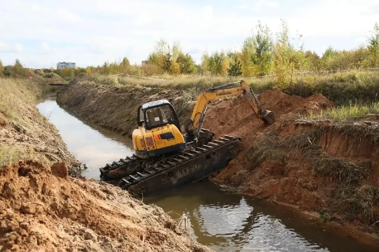 В Дубне начали масштабную расчистку Южной водоотводной канавы, которую не чистили после...