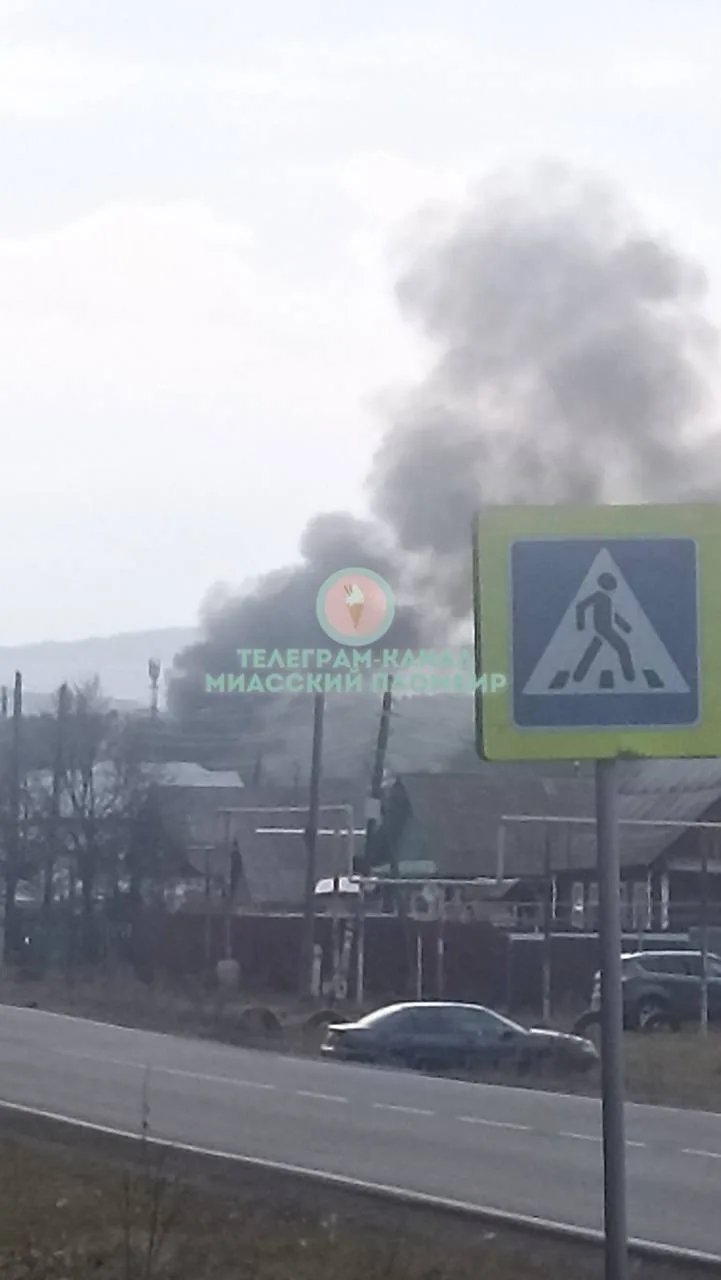 🔥 В посёлке Северные Печи пожар. По сообщениям очевидцев, горит жилой дом. На место уж...