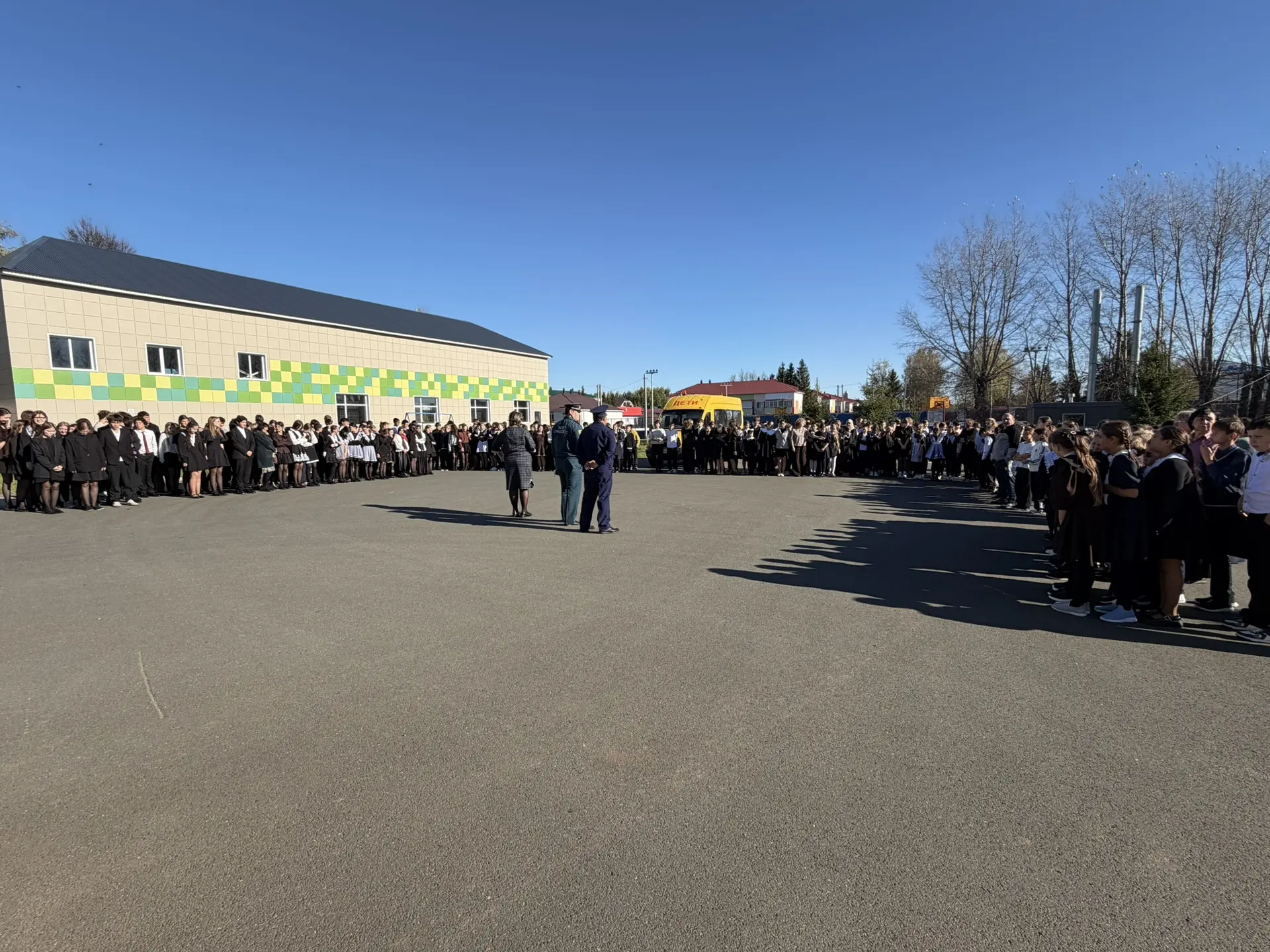 Сегодня в Новошешминской гимназии прошла учебная пожарная эвакуация. В мероприятии прин...