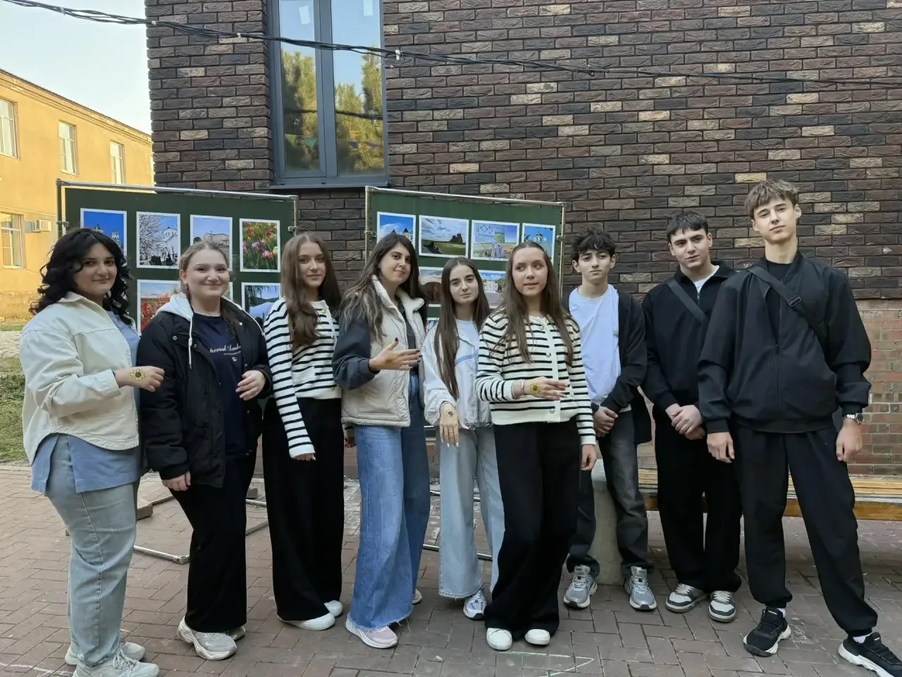 🎉 Вчера 9 «Б» класс вместе с классным руководителем побывал на особенном мероприятии —...