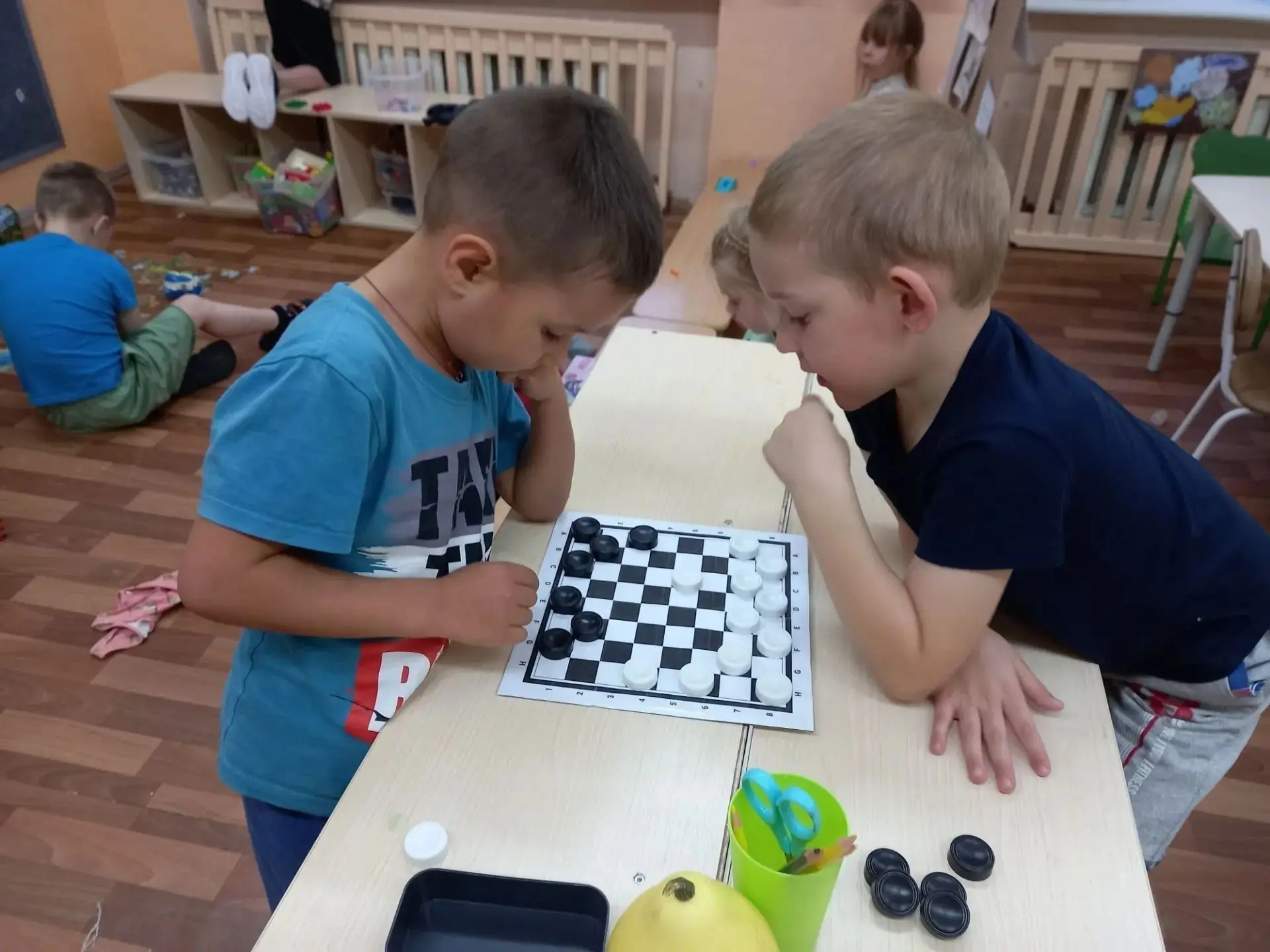 У нас начался шашечный турнир...
