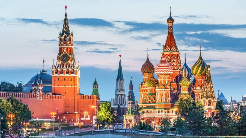 Москва vs Золотое кольцо: куда поедем на ноябрьские праздники?