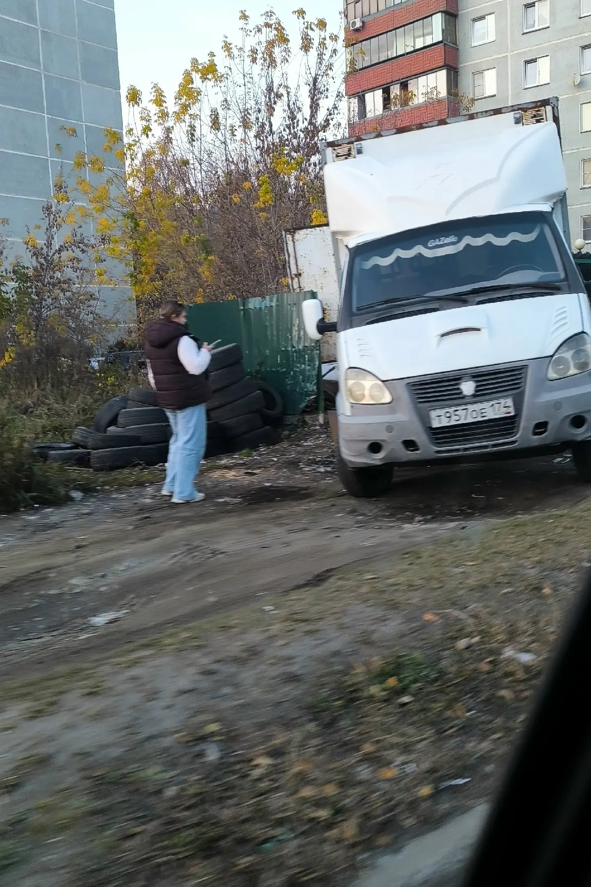 Сегодня находился на Дзержинского 59 вечером в районе 18-00 и поймал того, кто выкидыва...