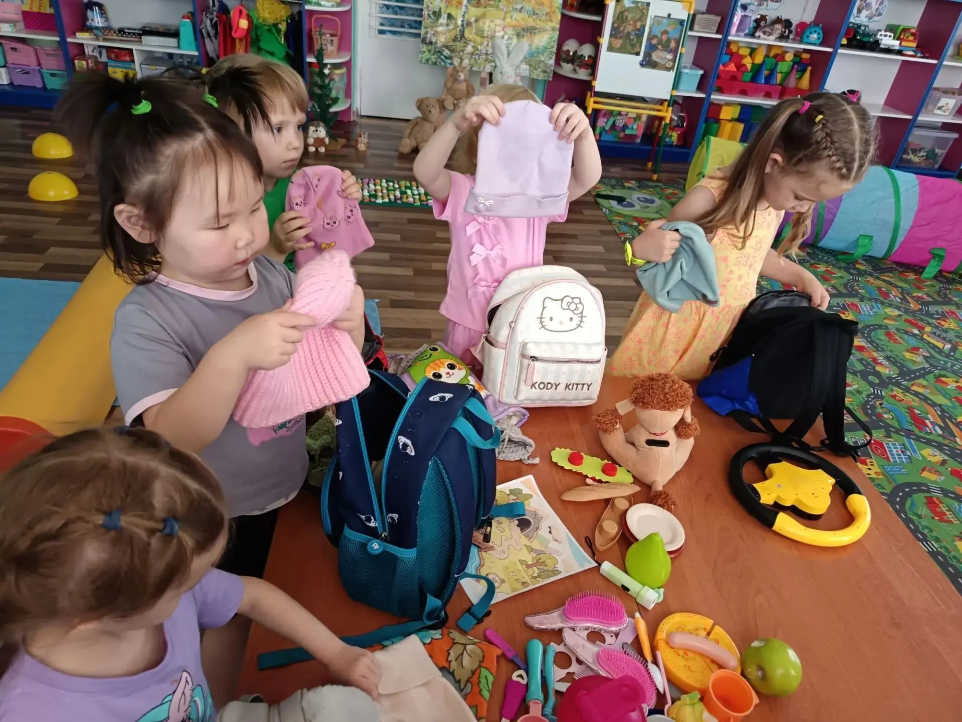 🏕 Большое путешествие маленьких туристов! 🧭🎒