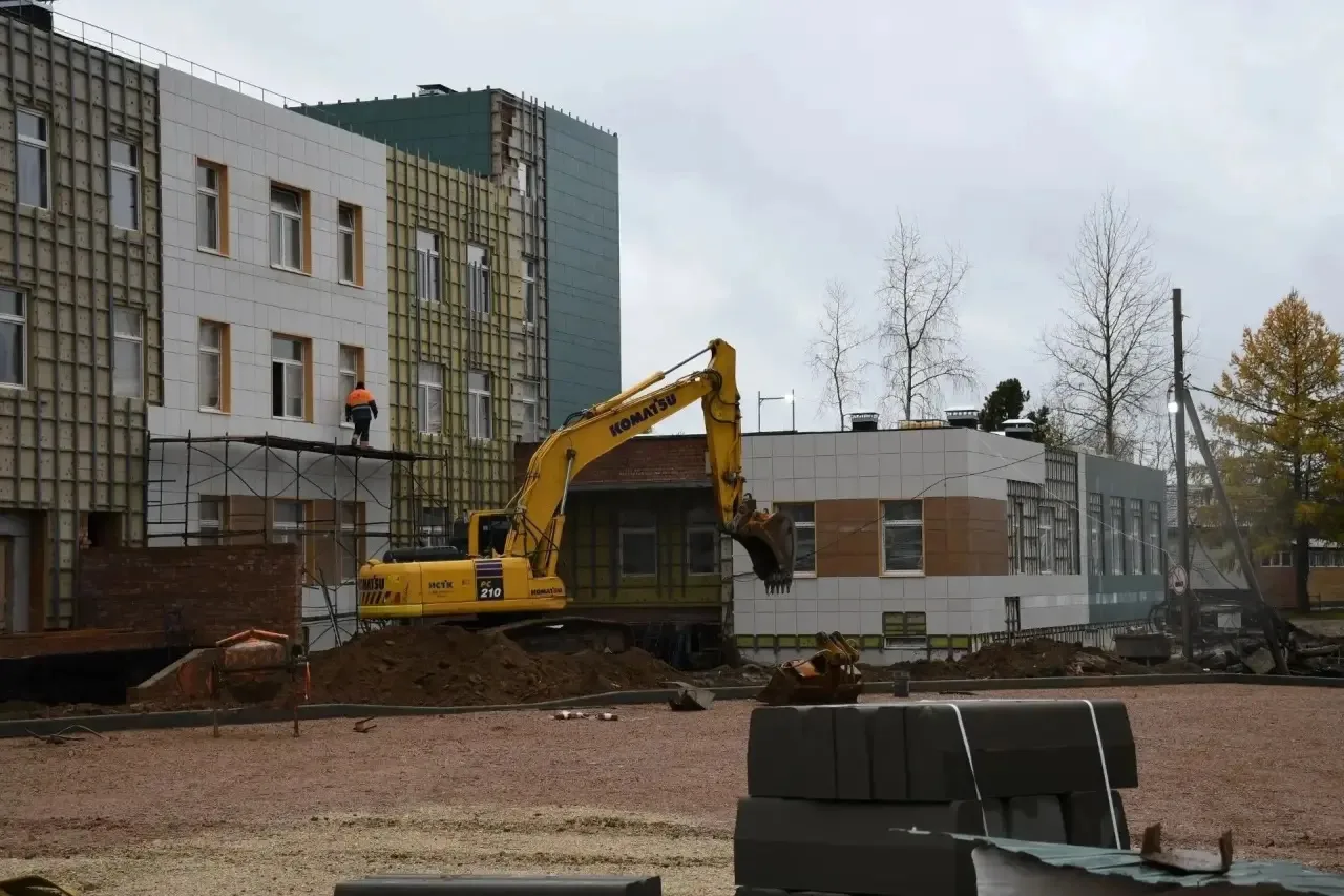 В Усть-Куломе продолжается строительство новой поликлиники