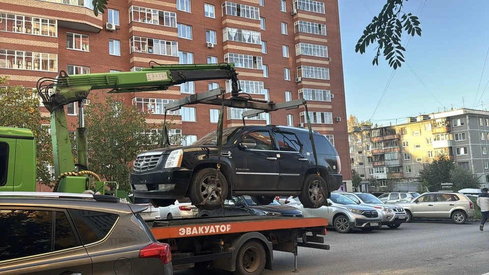 «Кадиллак» и «Лэнд Крузер» забрали у пермяков за долги по коммуналке