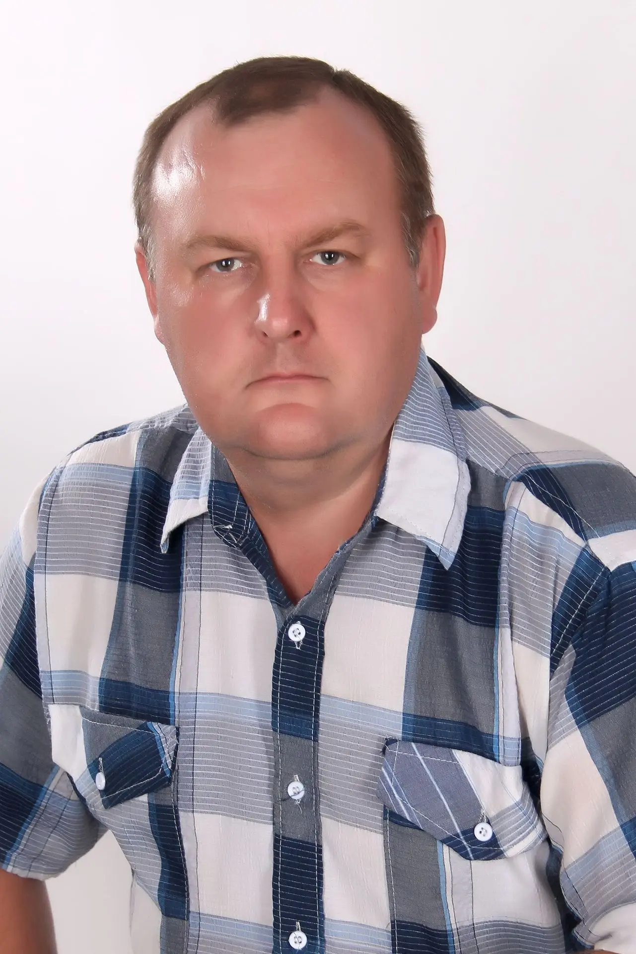 Михаил, 56 лет. Рост 180. Воцерковлен, причащаюсь. Живу в г. Барановичи, Брестская обла...