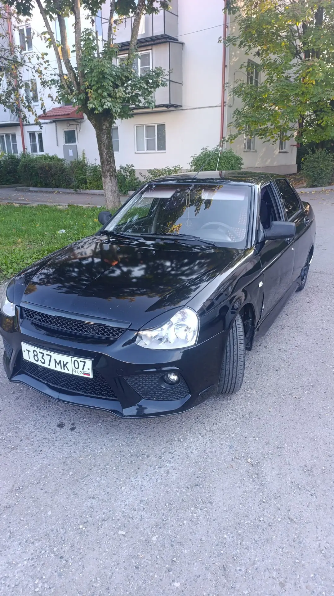 Продам приора седан 10 год