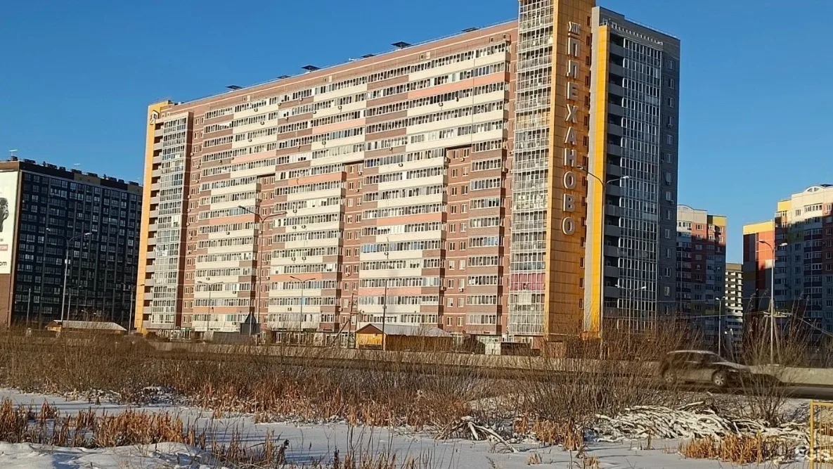 В СК проводится проверка по факту смертельного падения женщины с 4-го этажа многоэтажки...