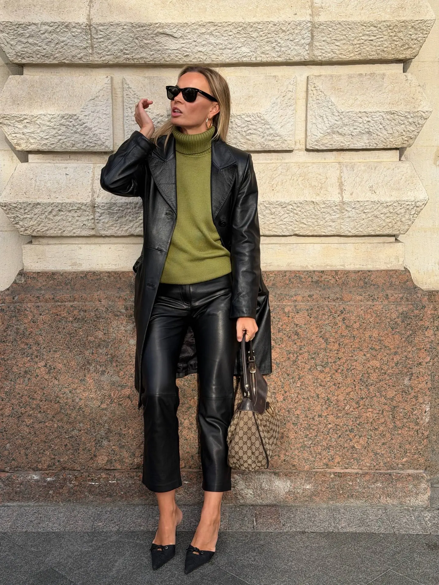 Винтаж всё увереннее занимает место в наших гардеробах, и мой #lookoftheday — тому подт...