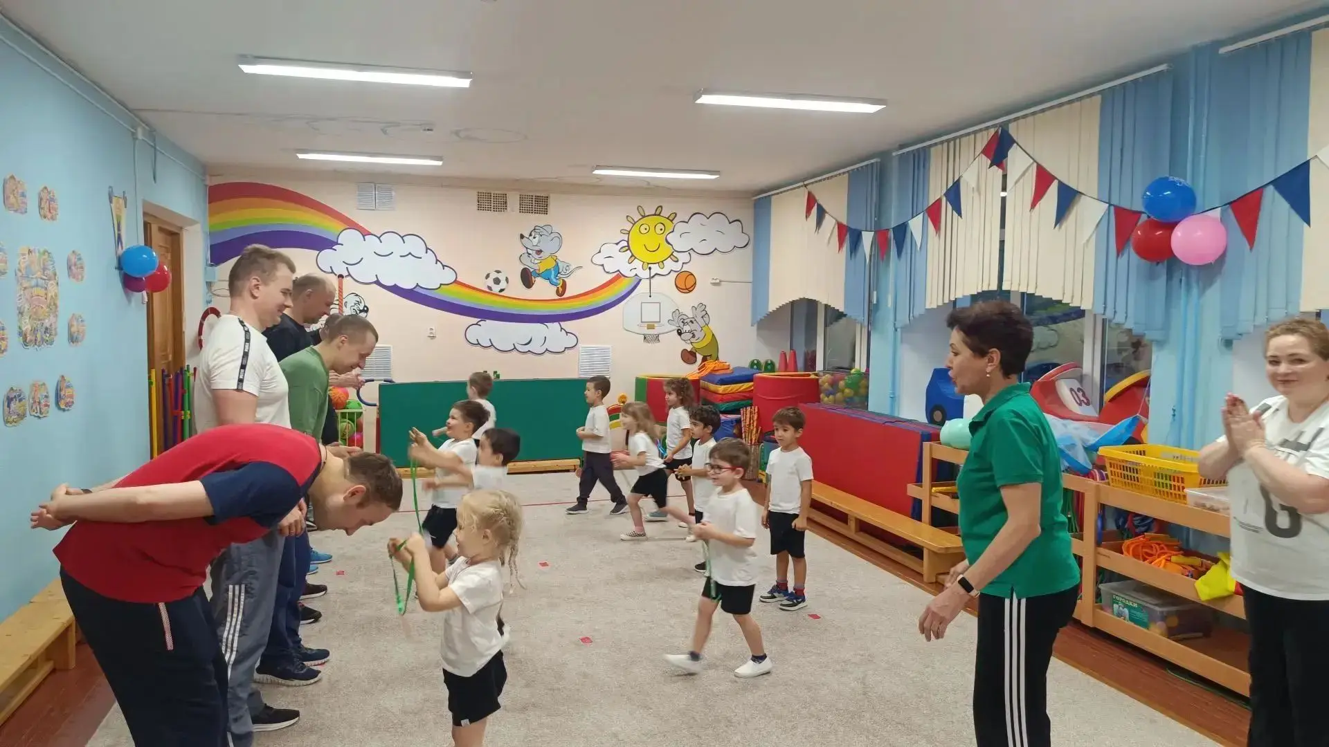 Папа может всё, что угодно! 💪❤️