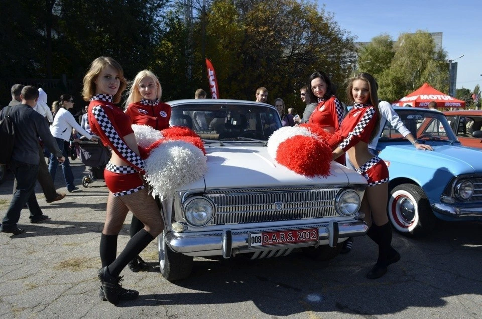 Круто смотрятся вместе с москвичем 👍