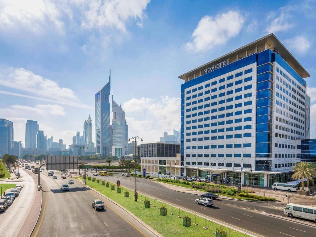 Отправляйтесь в Дубай из Уфы и остановитесь в NOVOTEL WORLD TRADE CENTER 4* в центре го...