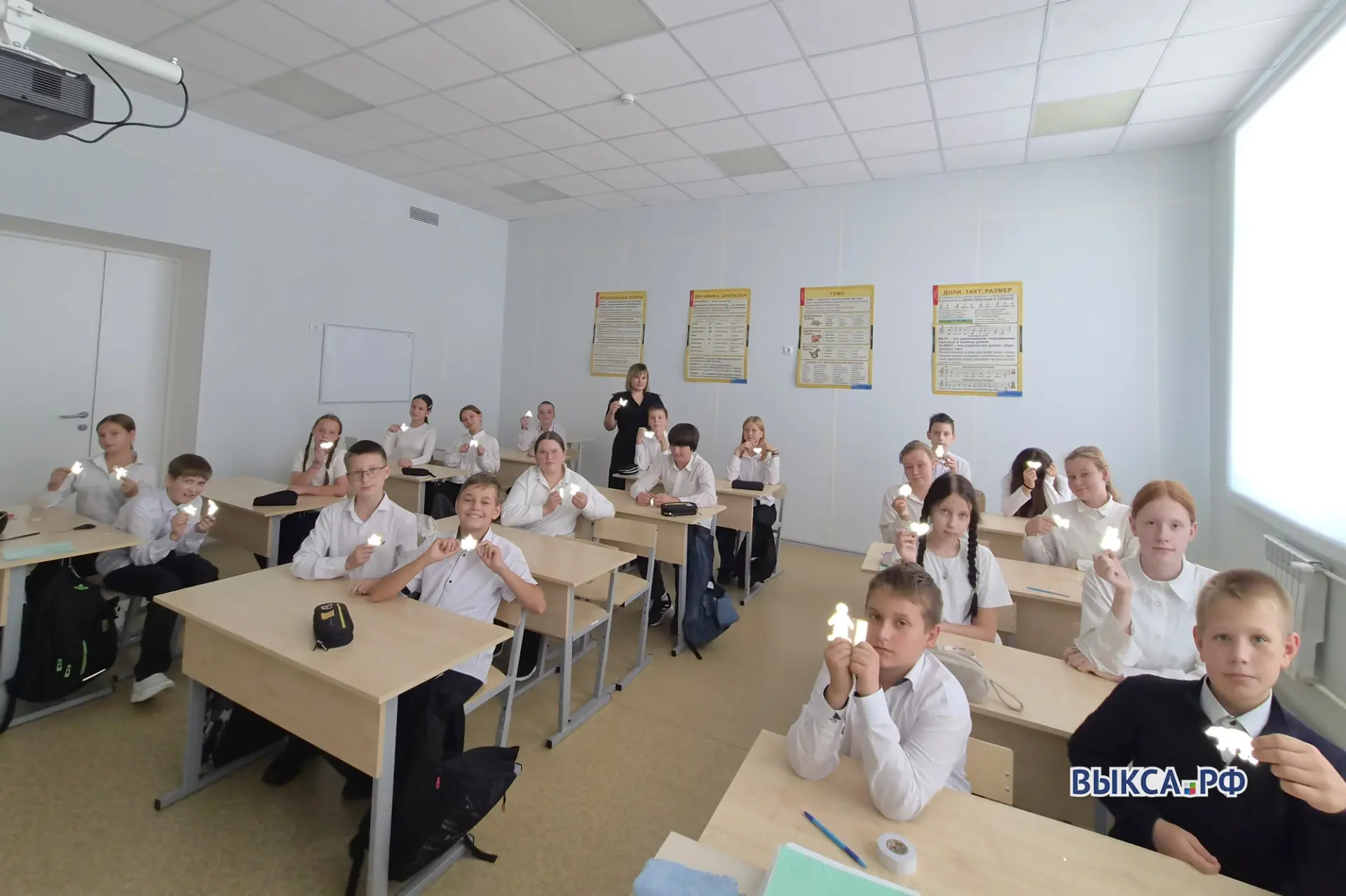 💥 Светлячки на рюкзаках: в Выксе дети вместе с ГИБДД зажгли безопасность в рамках меся...
