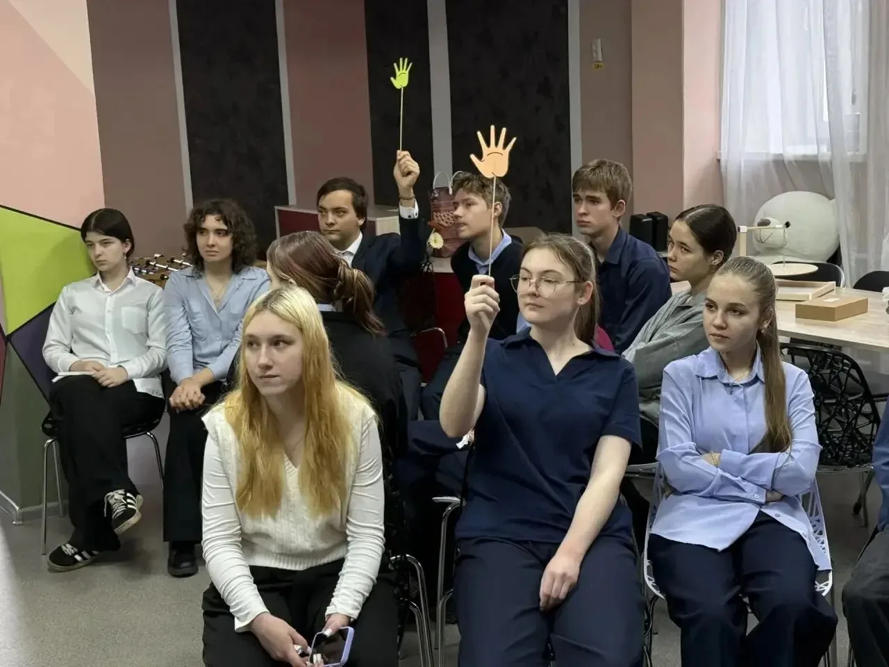 Учащиеся 10 класса приняли участие в литературно - историческом  квизе «Путешествие скв...