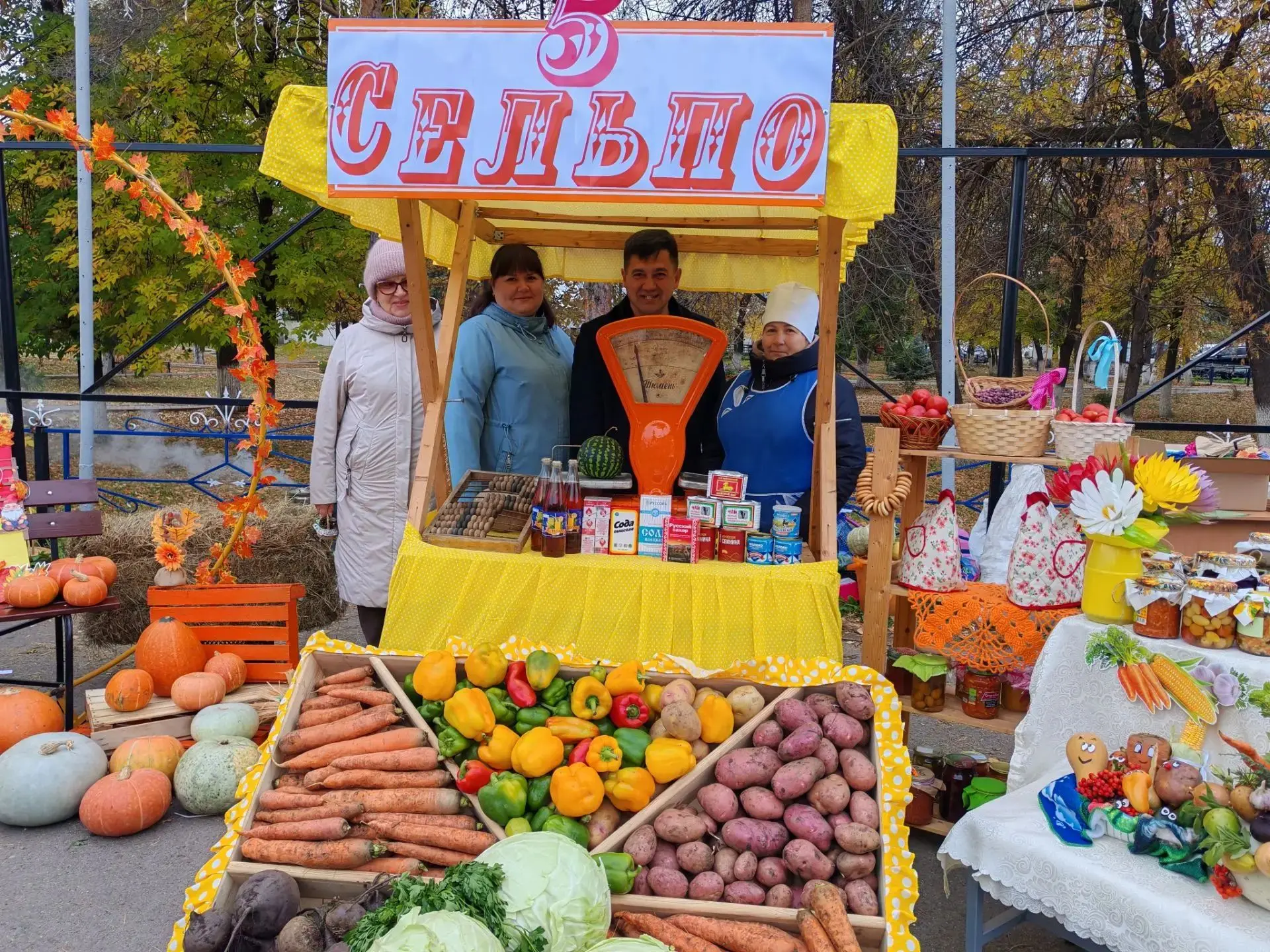 Наше школьное сельпо открыто! 🛖🥖