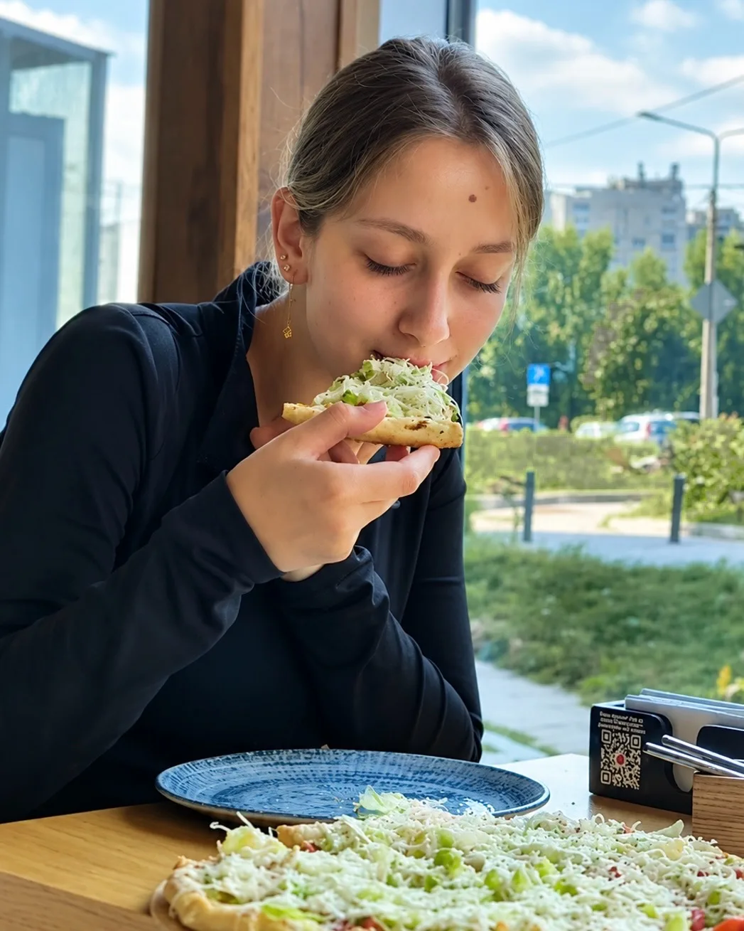 Гости «Тото» точно знают как настроиться на новую рабочую неделю😉 К примеру, можно пор...