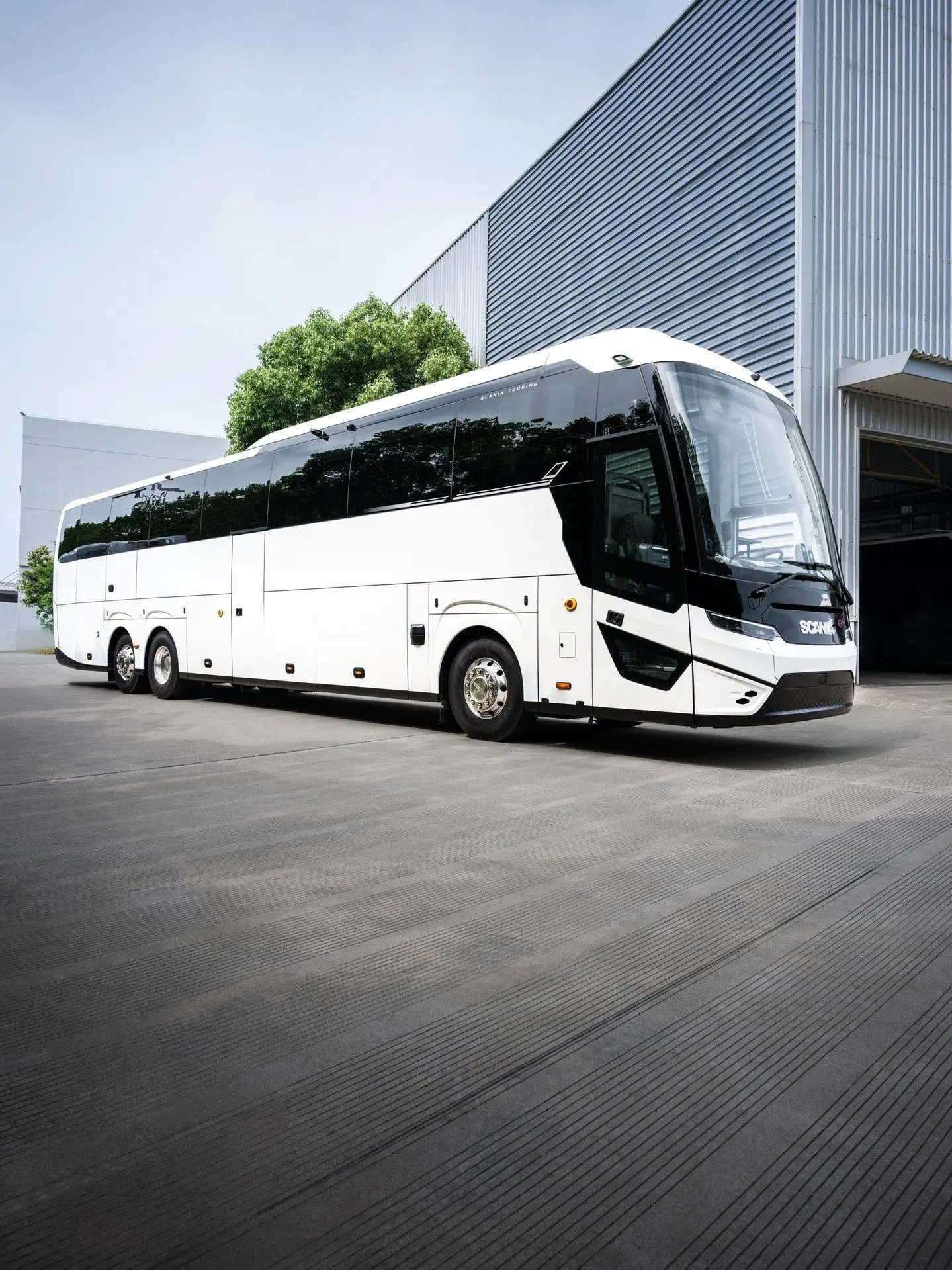 Представлено новое поколение Scania Touring. Как и предшественник, новинка будет выпуск...