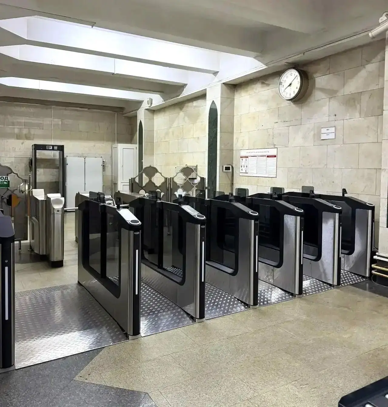 🚇 Обновляем турникеты на станции метро «Площадь Тукая»