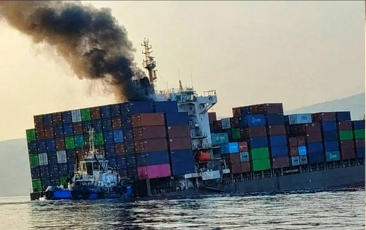 Все нормально говорил Трамп, Ормузский пролив полностью контролируется ВМС США, не пере...