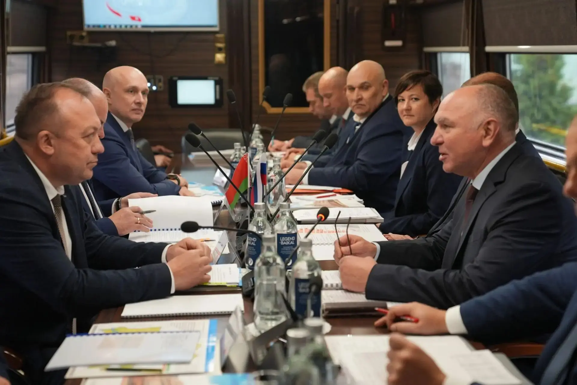 Делегации Московской и Белорусской железных дорог обсудили вопросы развития пассажирски...