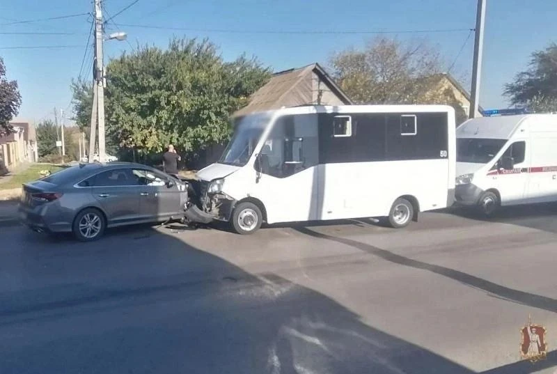 На улице Качинцев, 56 вчера 18-летний водитель Хендэ Соната не справился с управлением,...