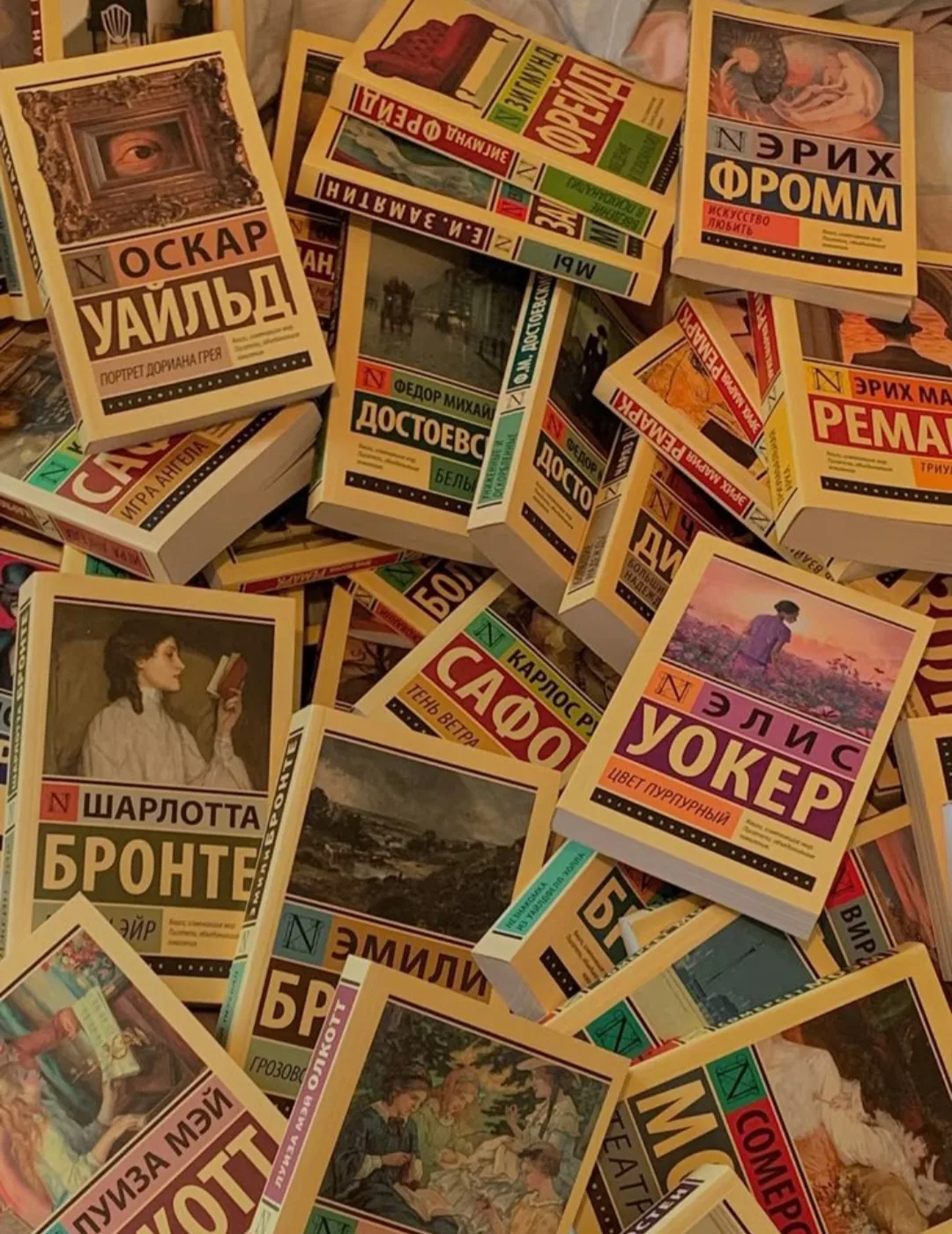 "Хорошие писатели часто прикасаются к жизни. Средние – мимолетно пробегают рукой по ее ...