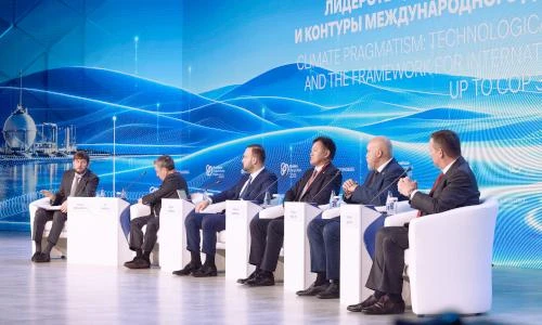 Министр транспорта Андрей Никитин принял участие в сессии «Климатический прагматизм: те...