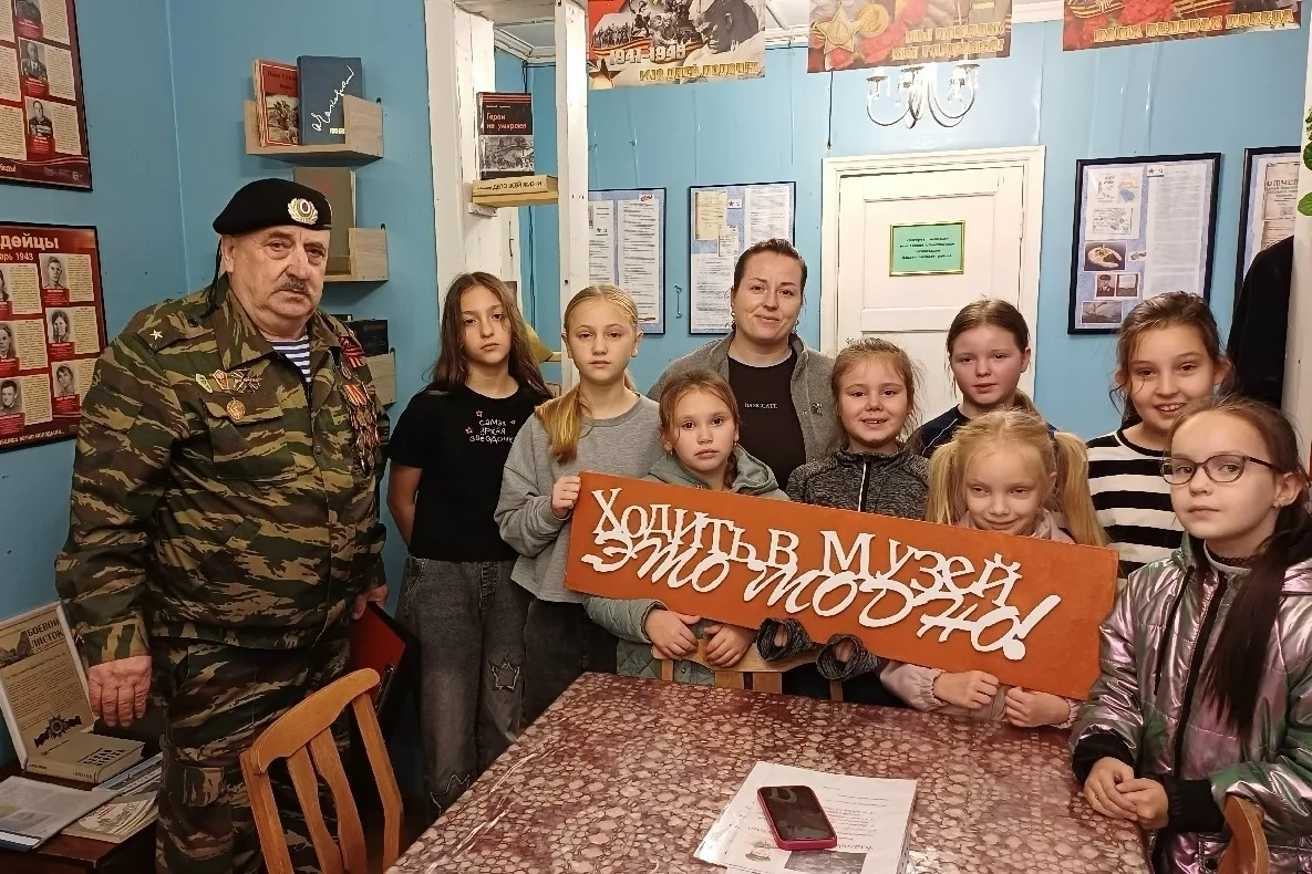 🍁9 октября юные художники из Лахденпохского центра детского творчества вместе с педаго...