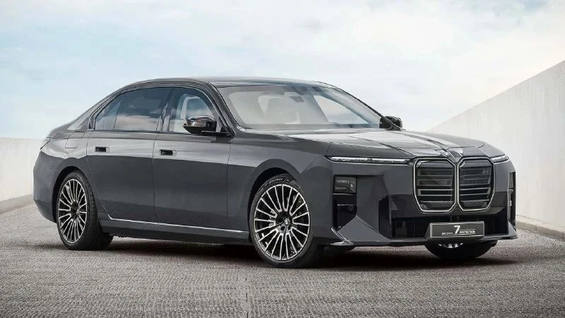BMW показала бронированную «семёрку»