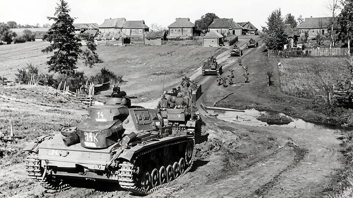 Радиоблицкриг 1940: Почему Франция так быстро пала и при чём тут ИИ