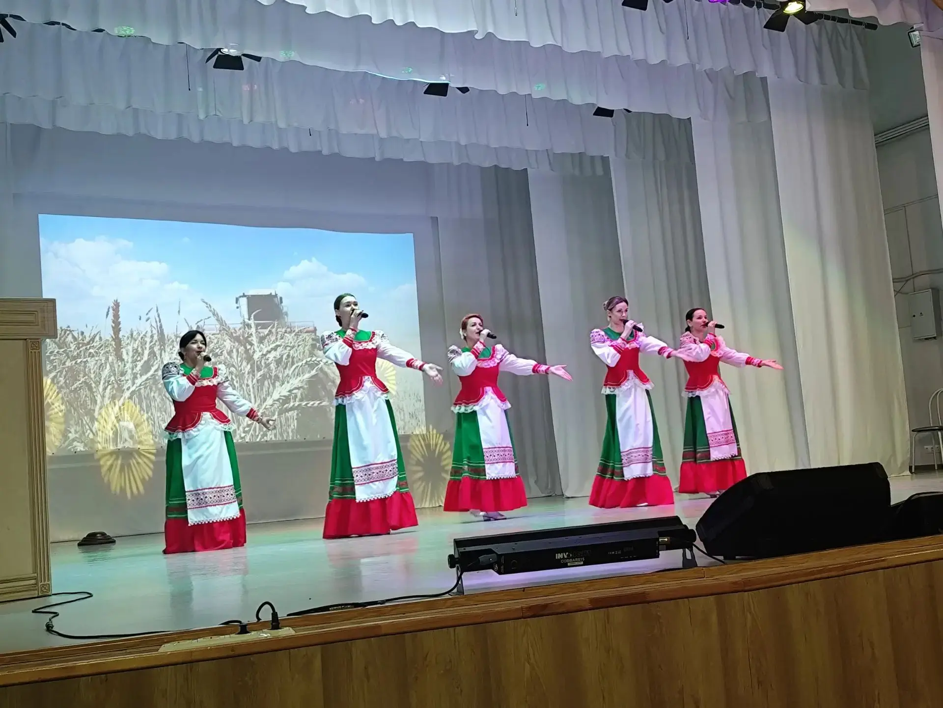 В Каневской прошла торжественная церемония посвящения школьников в казачата! 🌟