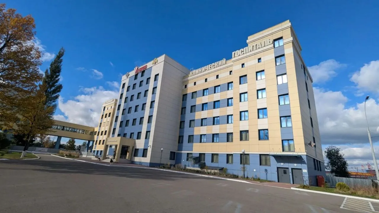 В выходные командир Оплота Сергей Завдовеев и Михаил Семёнов посетили с подарками ранен...