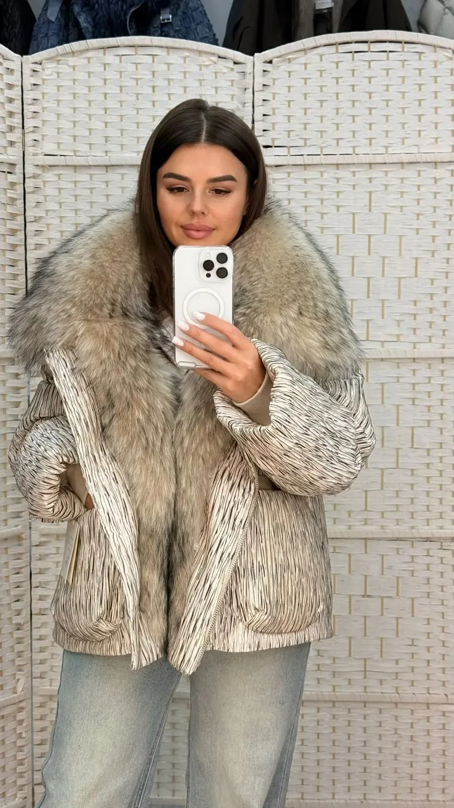 Получили Шикарную Изящную модель КУРТКИ от MAX-MARA, с Натуральным мехом