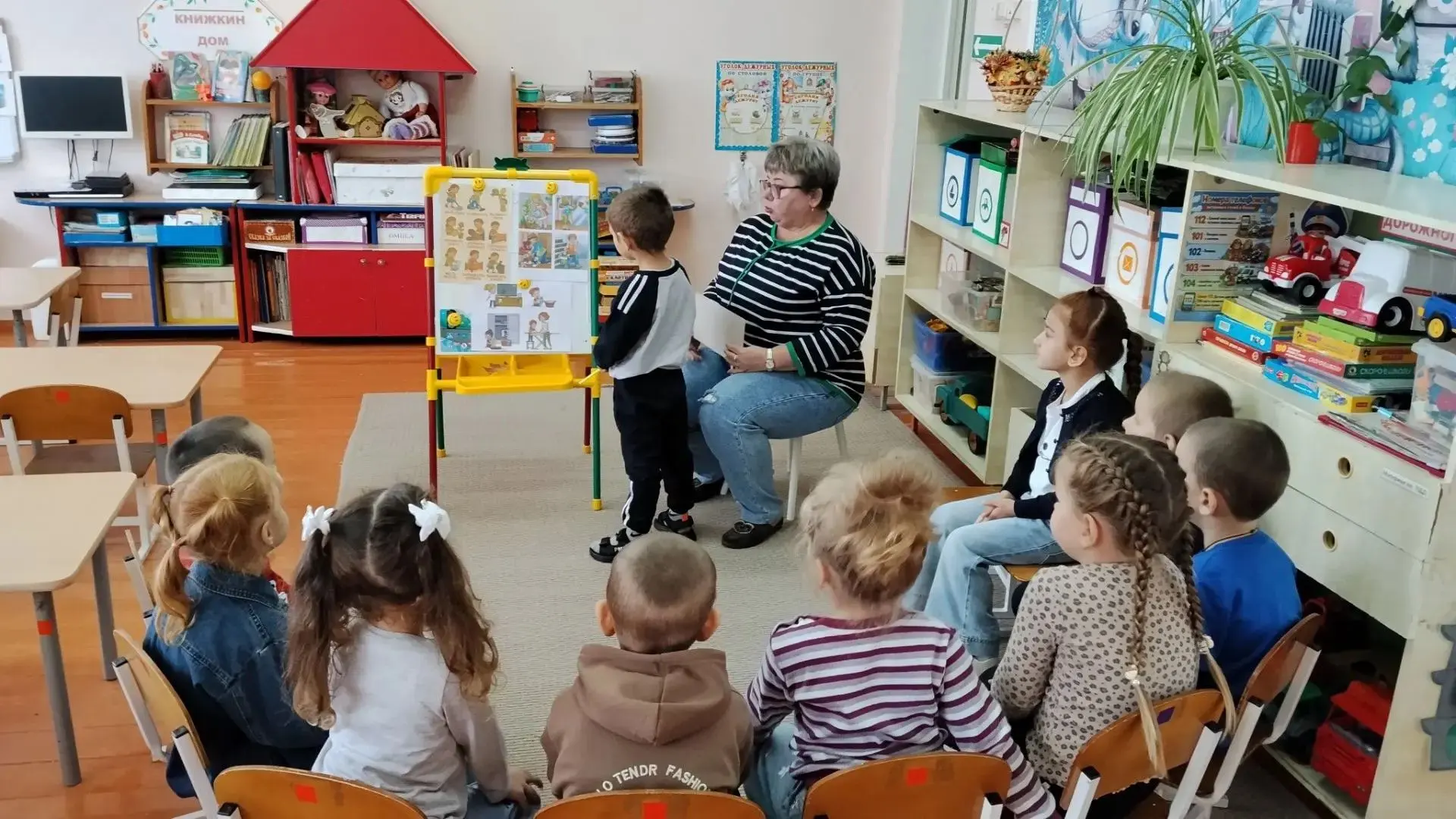 👥 В старшей группе прошёл настоящий день добрых профессий! 🏥🔧👩‍💼