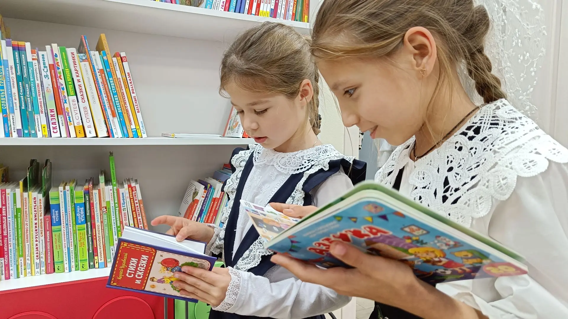 В библиотеке семейного чтения была организовала обзорная экскурсия «Модельная библиотек...