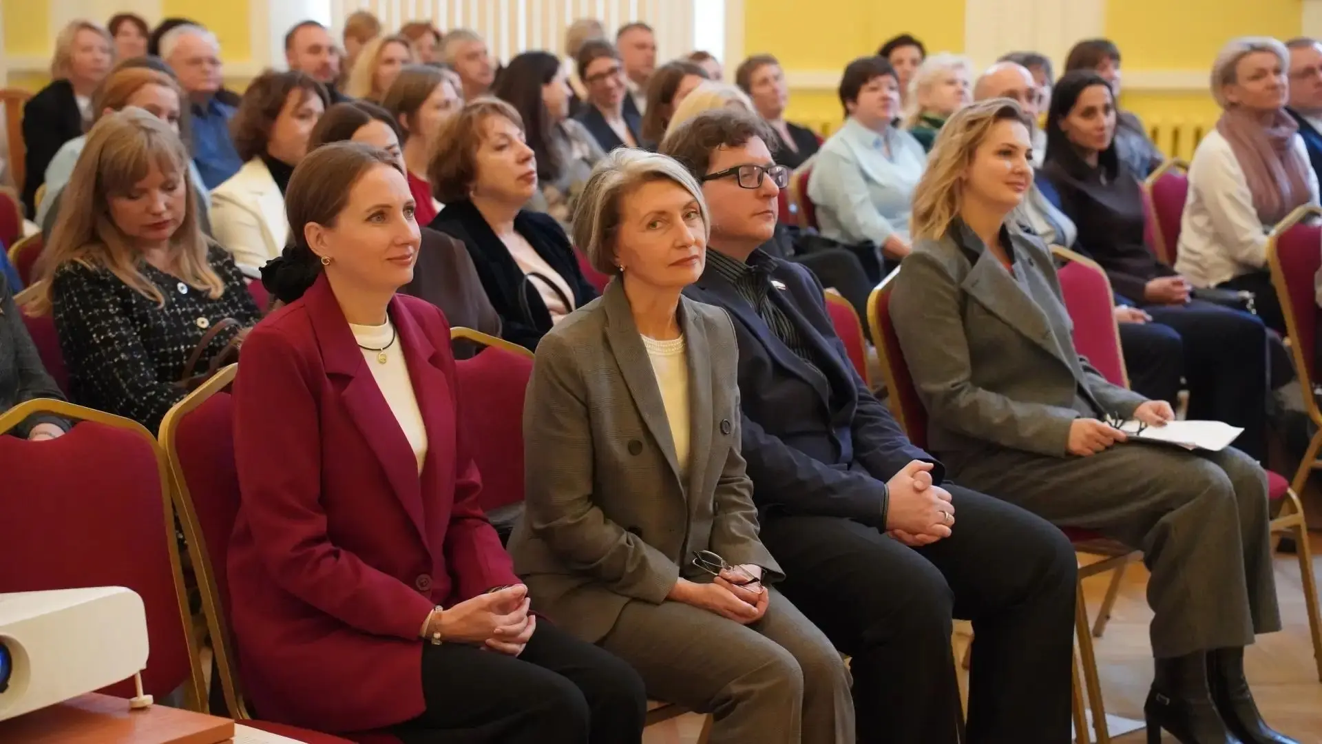 🌟 В Комитете по здравоохранению чествовали специалистов кадровых служб