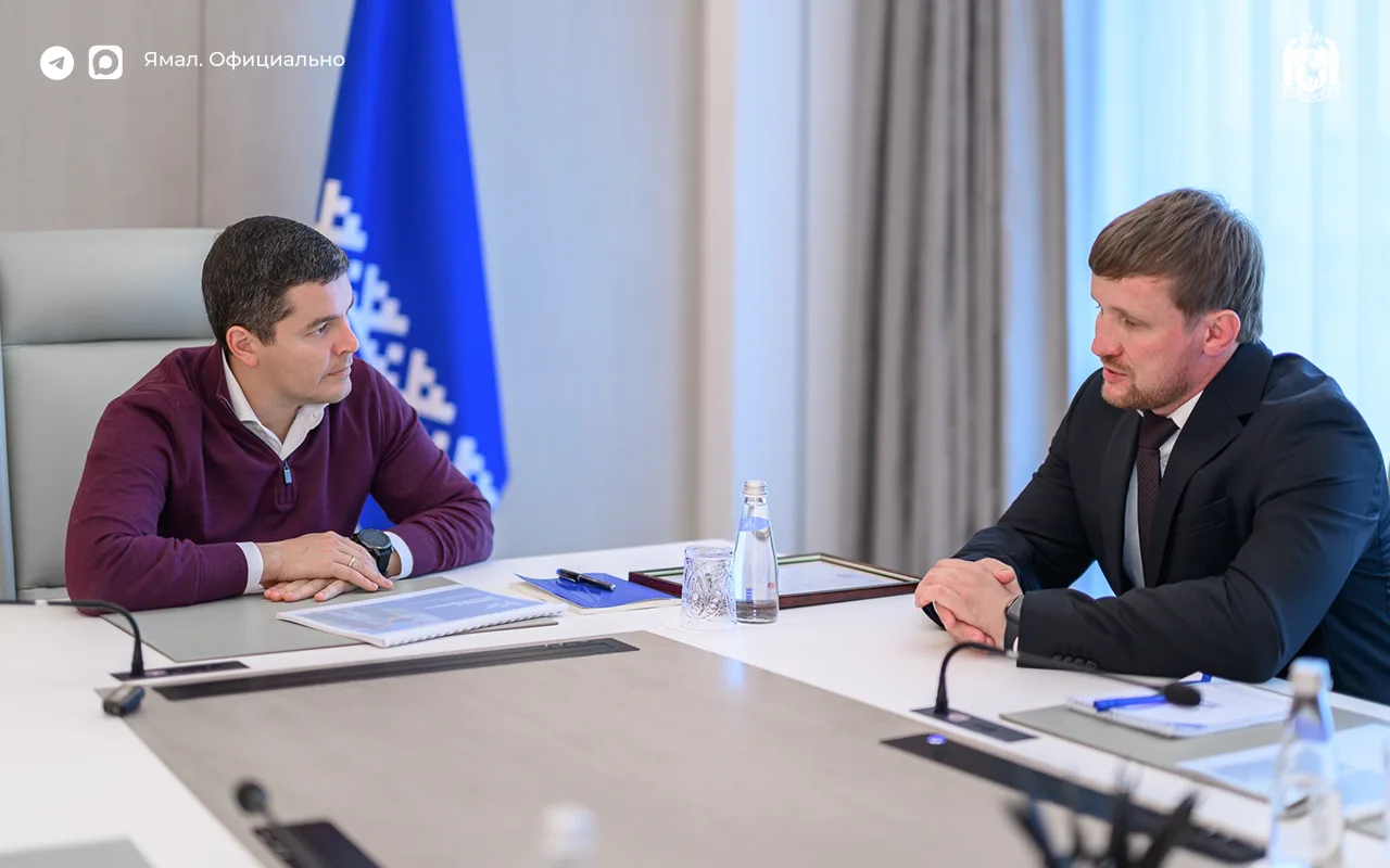 Дмитрий Артюхов и Юрий Хаустов обсудили работу на подшефной территории