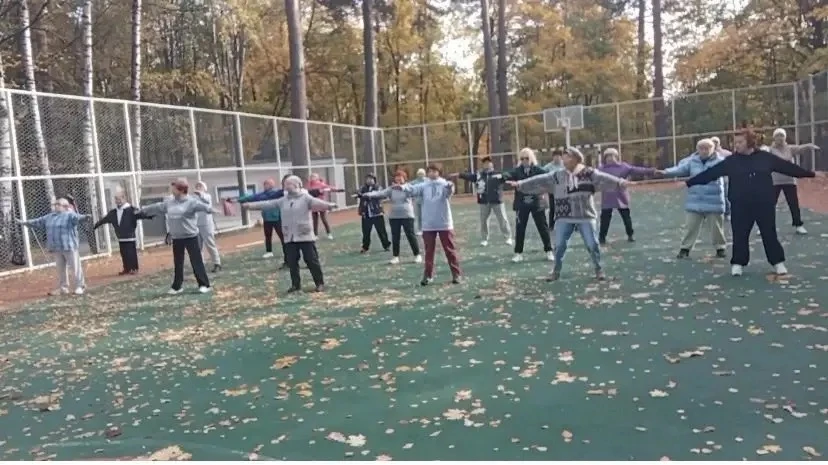 🍂 Цигун в парке: осень с пользой для здоровья