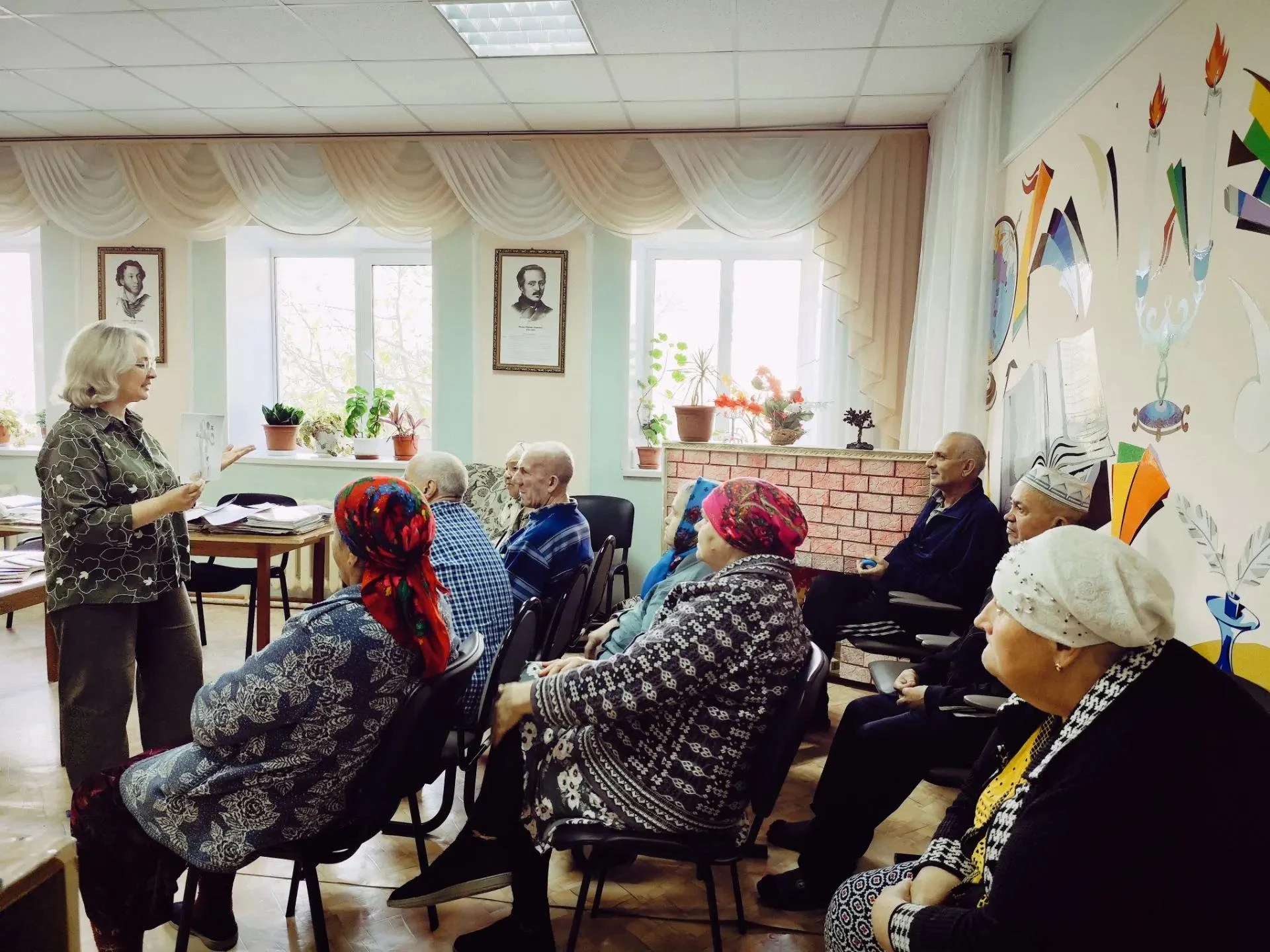 🎉 Тёплый вечер воспоминаний: журналы и веселая викторина в доме престарелых! 🎉