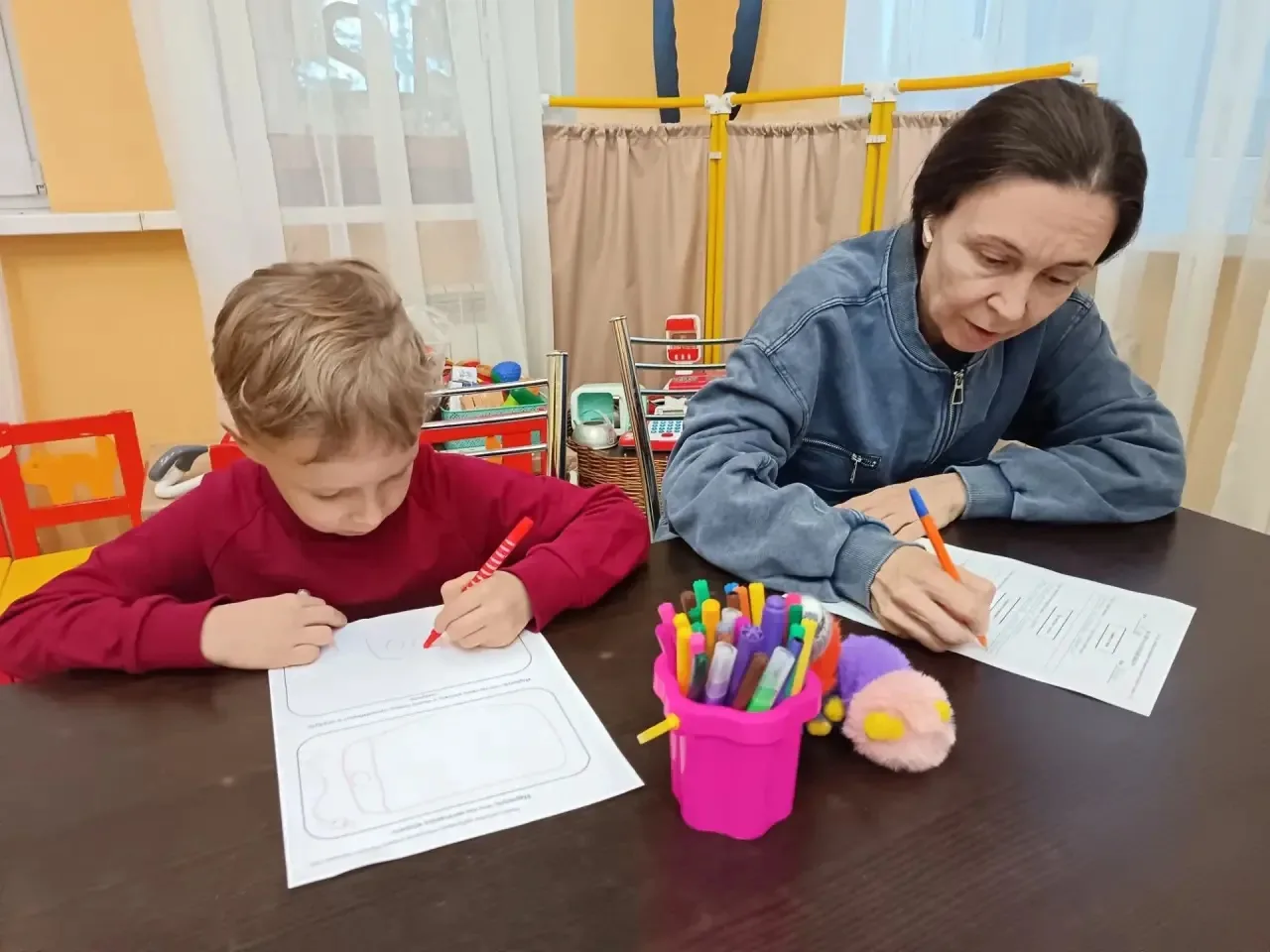 💡📝В отделении дневного пребывания прошло занятие «Семейные финансы». Мама вместе с Бо...
