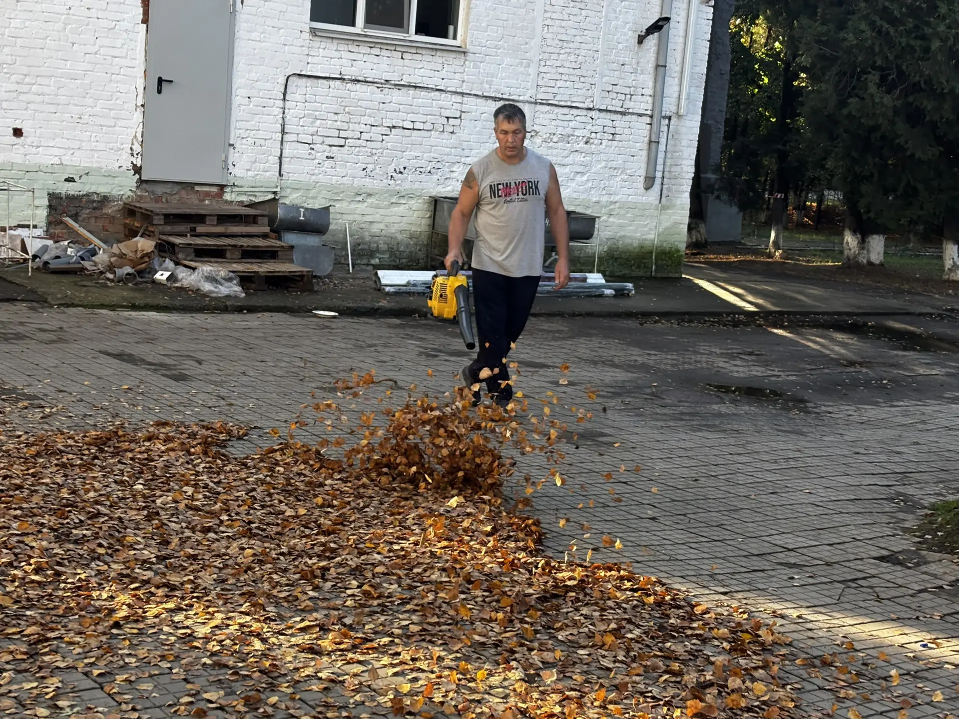 Вот так кипит энергия у наших пап после соревнований с детьми и хочется сделать еще что...