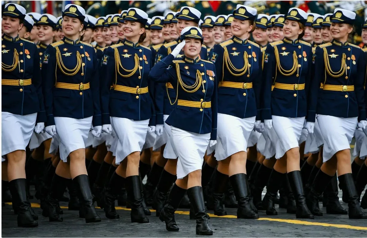 🫡В РФ могут увеличить предельный возраст службы женщин-военных
