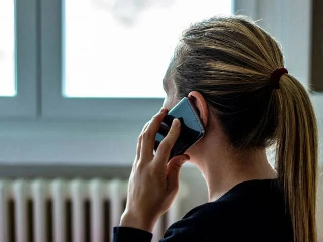 Мошенники звонят родителям от имени Соцфонда, угрожая отменой детских пособий