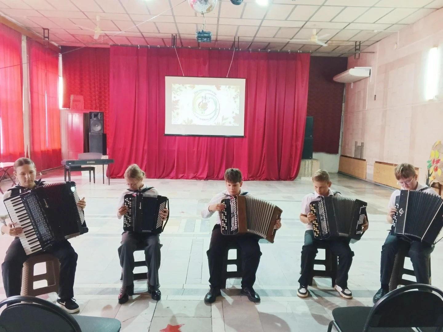 🎉 В Песчанокопской детской школе искусств прошло посвящение в первоклассники.