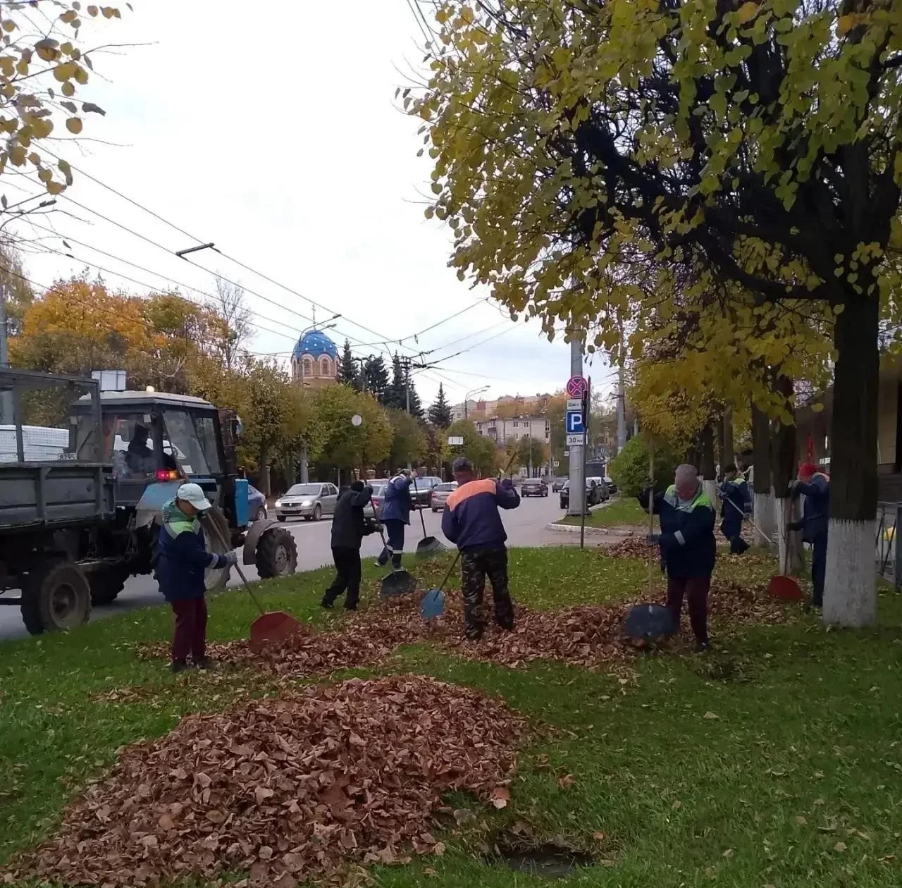 🧹 9 октября в Йошкар-Оле прошел первый общегородской субботник