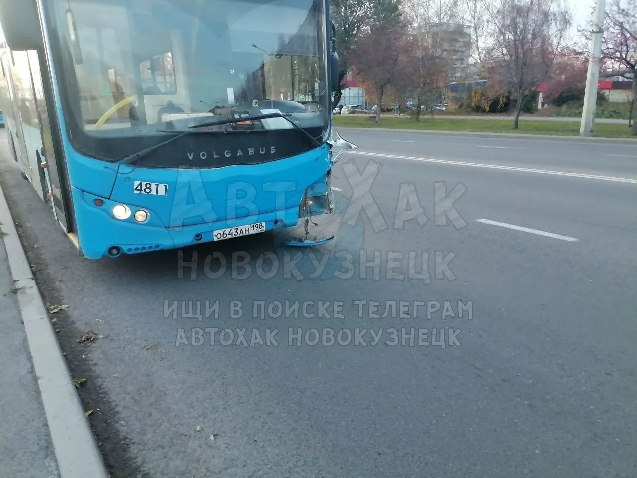 Здравствуйте, вчера на ул. Косыгина между остановками школа 36 и ул. Космонавтов произо...