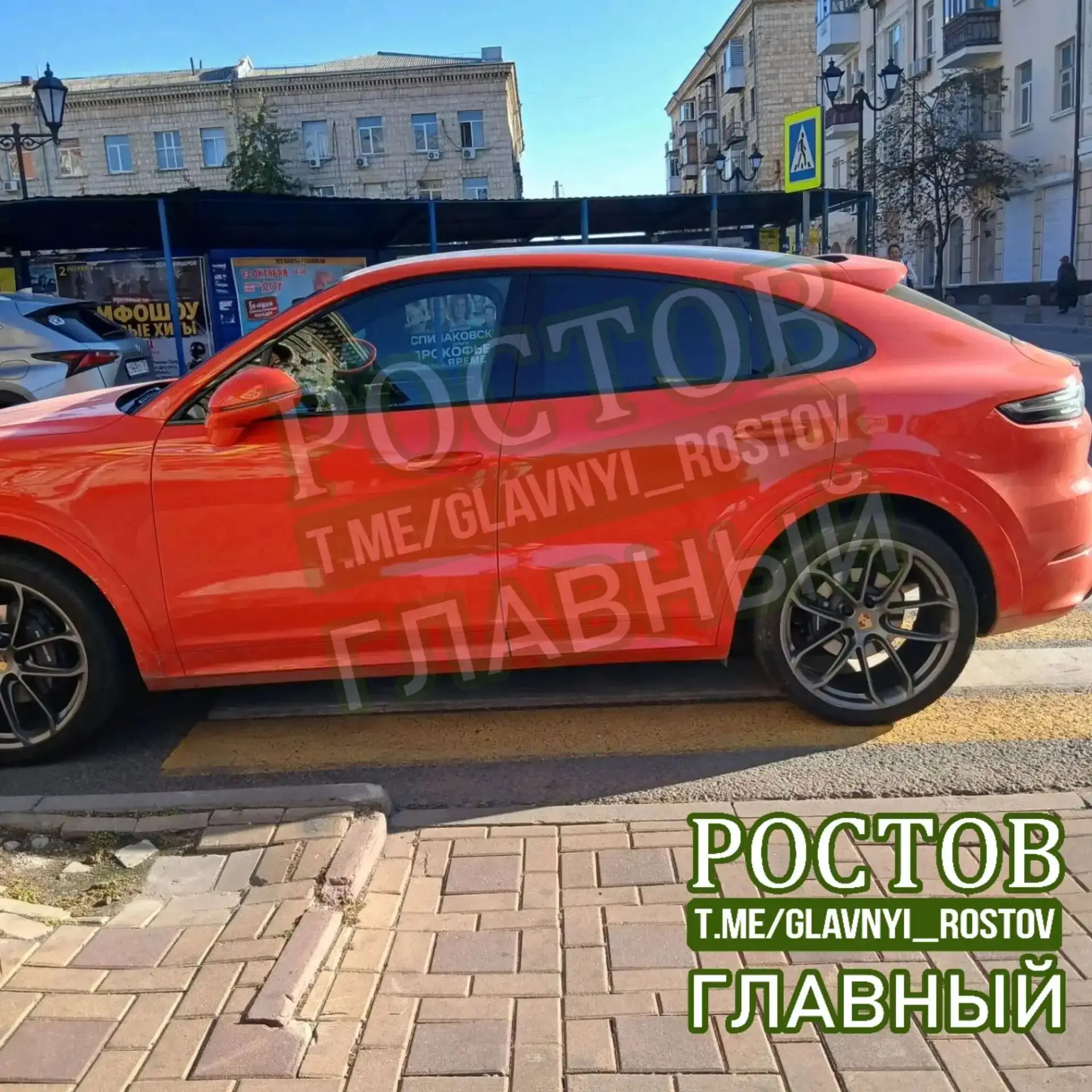 🤬 "Вот так паркуются у нас в Ростове! А пешеходы должны обходить! Зла не хватает! Дожд...
