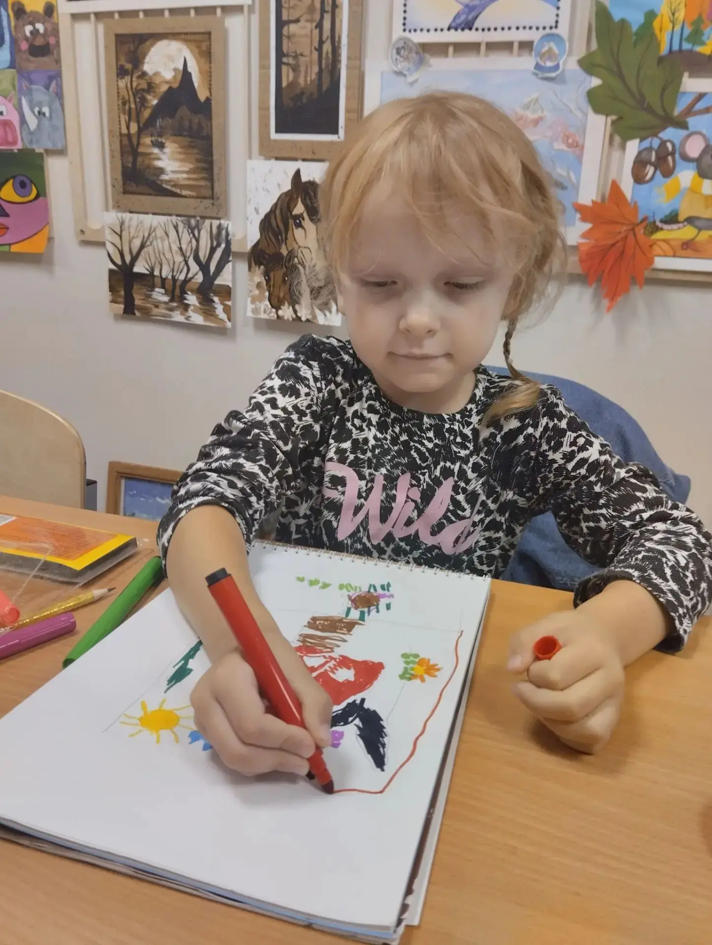Наши юные художники продолжают радовать своим творчеством 🎨